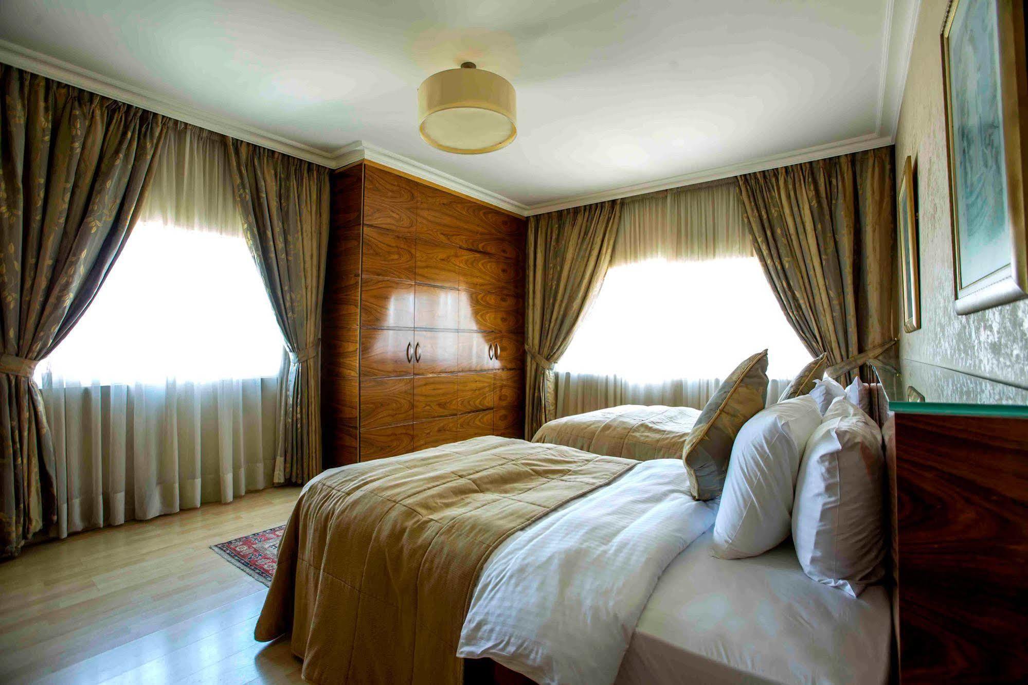 Lahoya Suites Бейрут Экстерьер фото