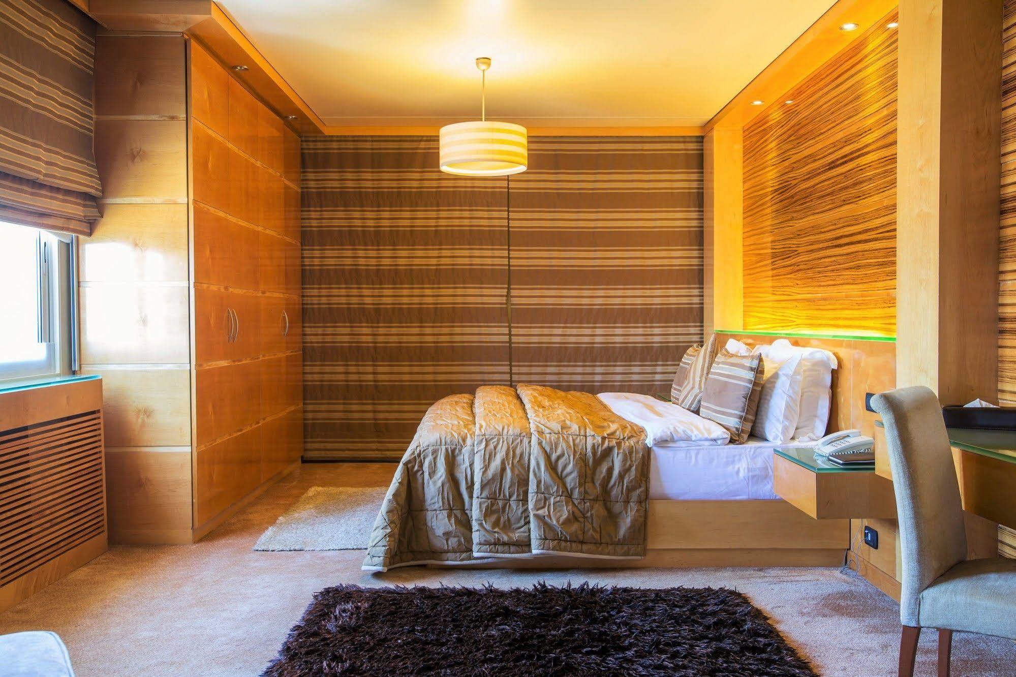 Lahoya Suites Бейрут Экстерьер фото